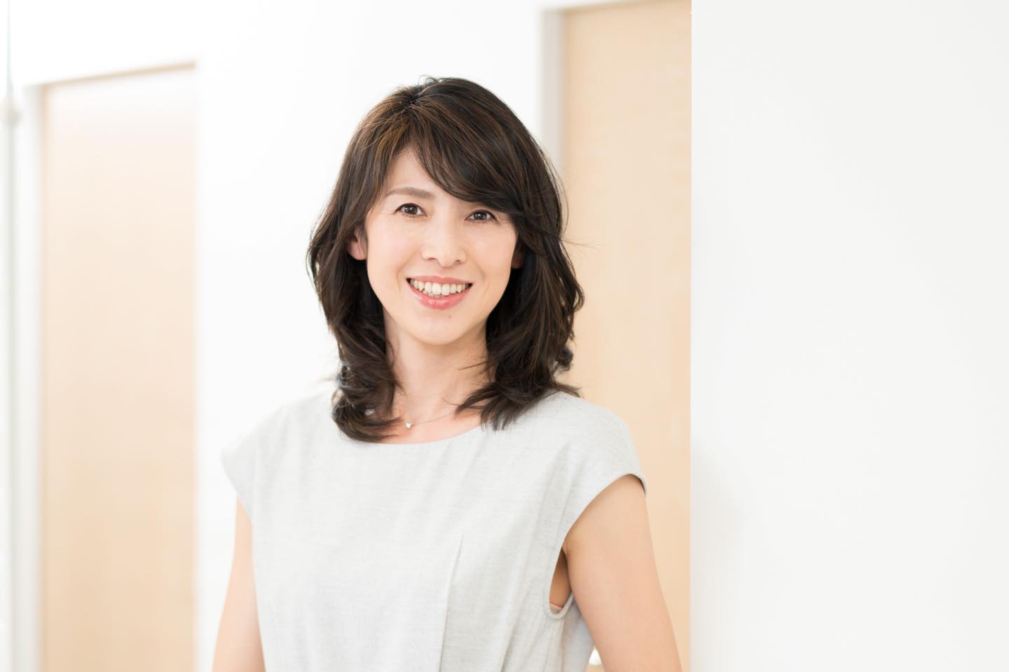 ■レイヤーで厚みを削り、髪の重みを生かした動きのあるツヤ髪