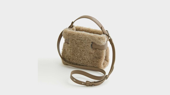 ブルネロ クチネリの「オクトーバーカプセルコレクション」バッグ