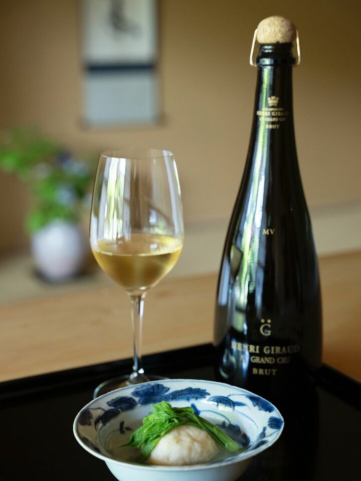 グラン・クリュであるアイ村産のブドウをアルゴンヌ産のオーク樽で発酵させた名品。「フュ・ド・シェーヌ MV」750ml ¥45,100。