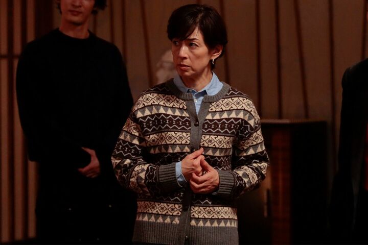 ドラマ『プライベートバンカー』に出演する鈴木保奈美さん
