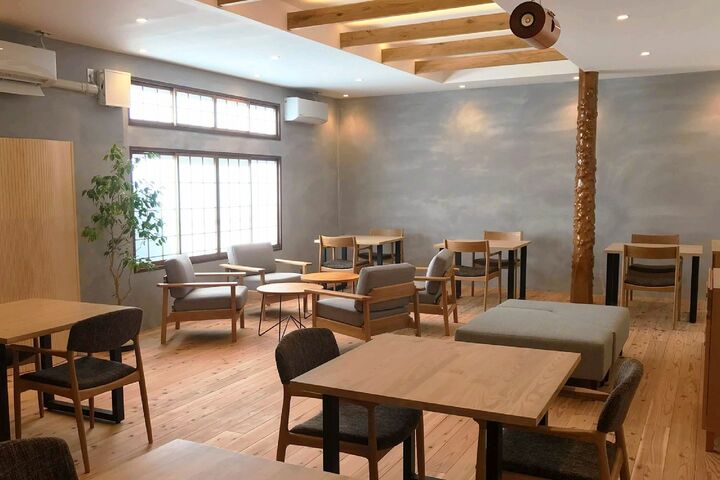ラウンジ