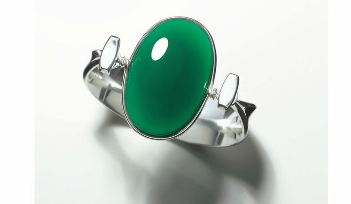 ●バングル［SIL×グリーンアゲード］￥110,300（ジョージ ジェンセン ジャパン）