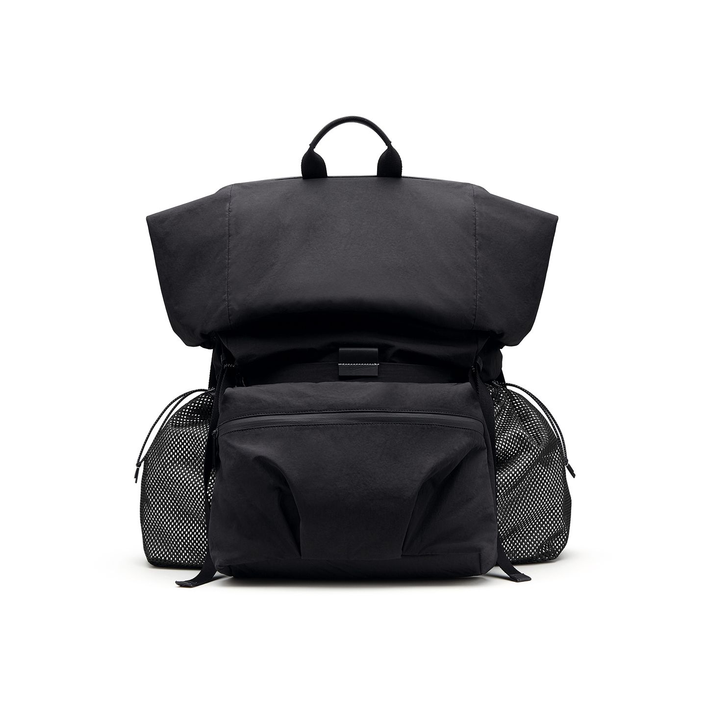 バッグ「The Paper Touch Nylon Backpack」【縦52.5×横41×マチ29.8cm】¥210,000(税抜)※日本限定色
