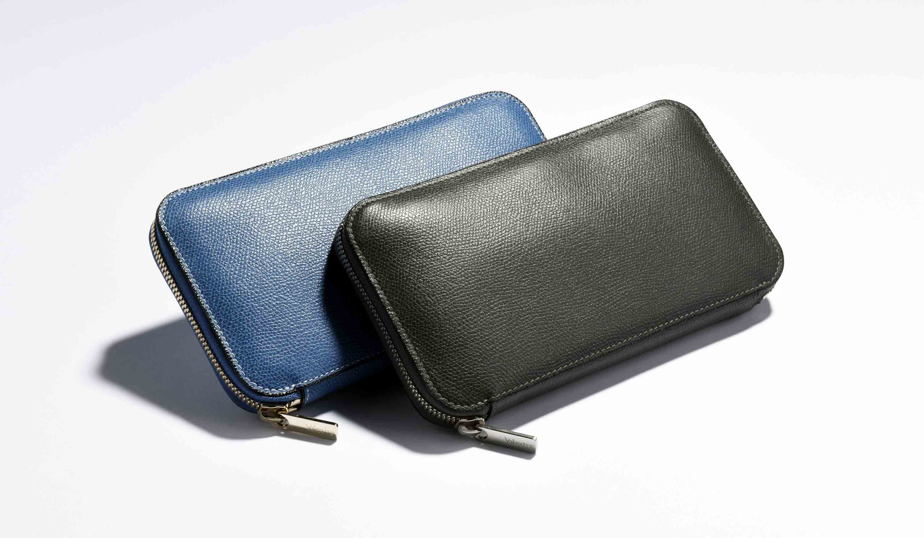 長財布【W20.5×H11cm】¥120,000(ヴァレクストラ・ジャパン)