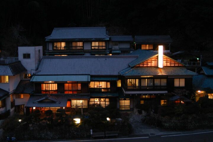 「旅館あづまや」の外観