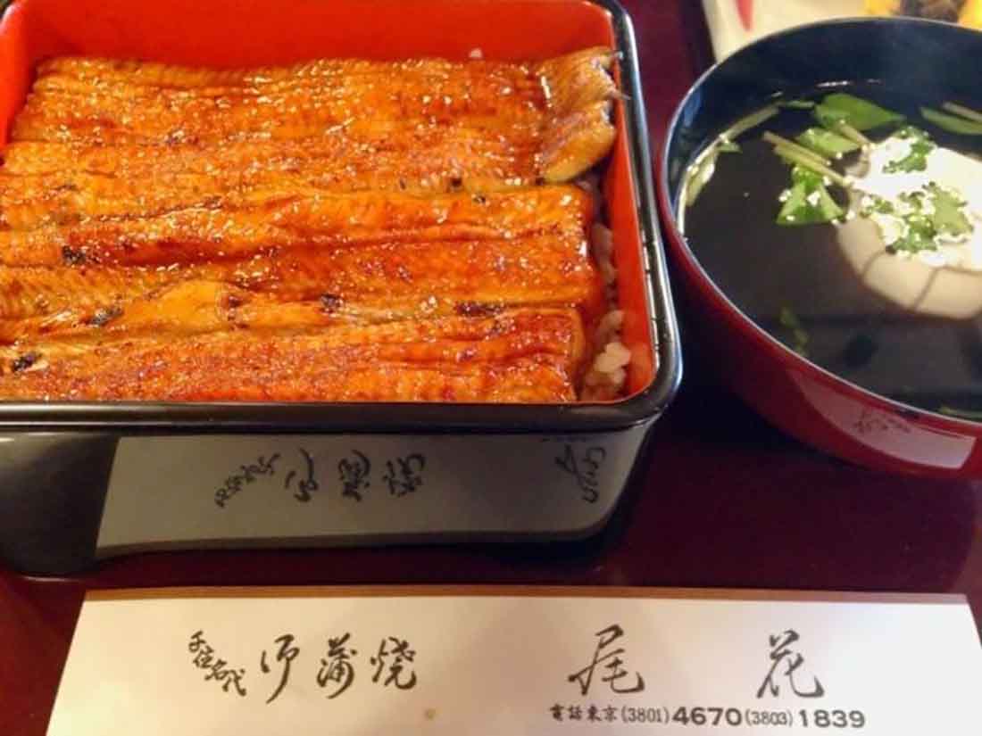 ふわふわの身がほどける『うな重』