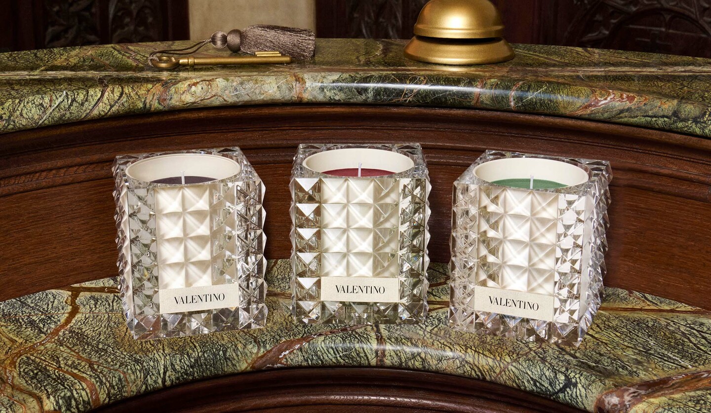 キャンドル ホルダー「ヴァレンティノ レ ブ ジョワール」に入った「ヴァレンティノ スィール ノワール」「ヴァレンティノ スィール 59」「ヴァレンティノ スィール バロック」