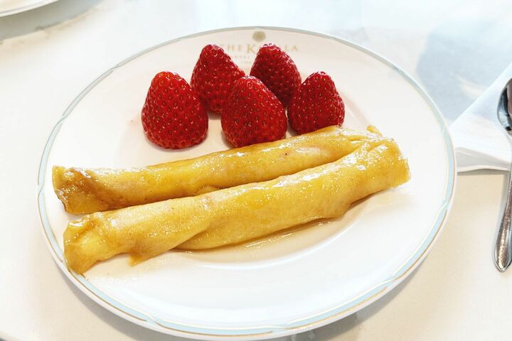 ザ・カハラ・ホテル&リゾート 横浜の「ストロベリー・オン・ザ・シンパンケーキ」