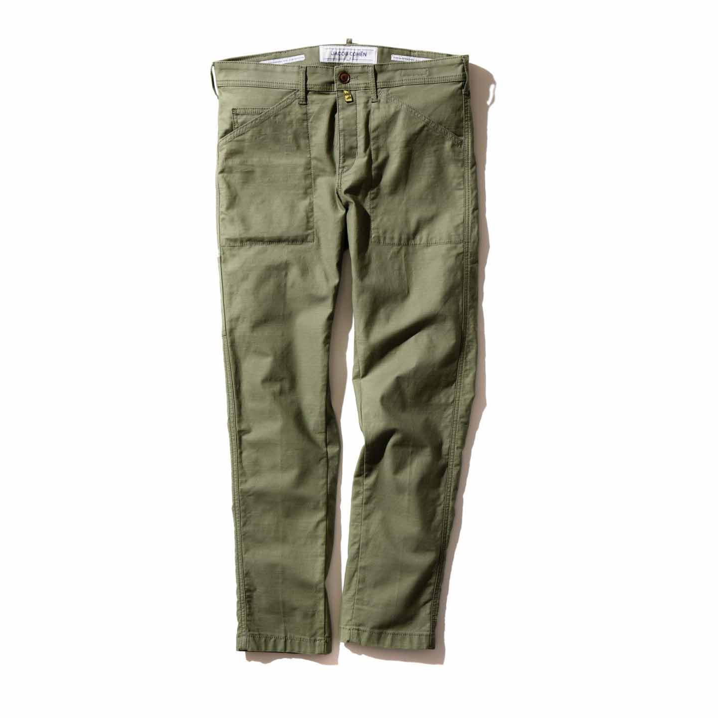 パンツ¥56,000(ヤコブ コーエン 東京ミッドタウン店)