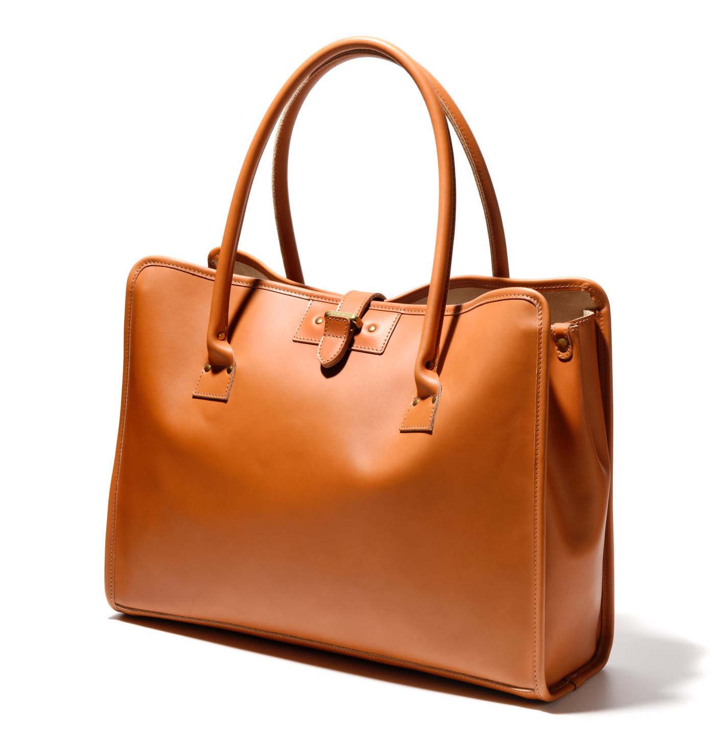 【W43×H33×D14cm】バッグ¥136,000(フィーゴ〈フェリージ〉)