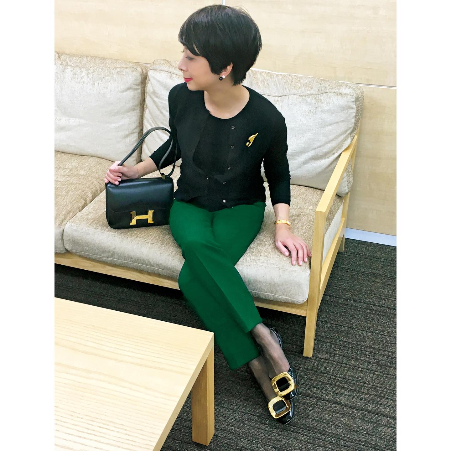 大人コーデ_1,ニット_1,パンツ_1,ピアス_1,時計_1,バッグ_1,靴_1,冬コーデ_1