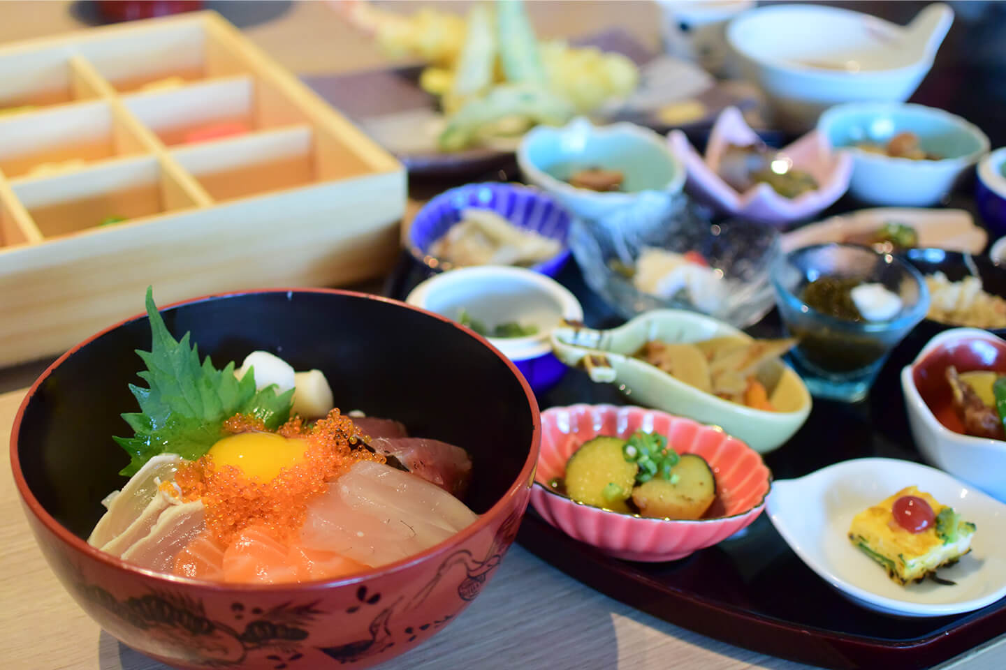 日本料理「暦」で平日に楽しめる和食のビュッフェ