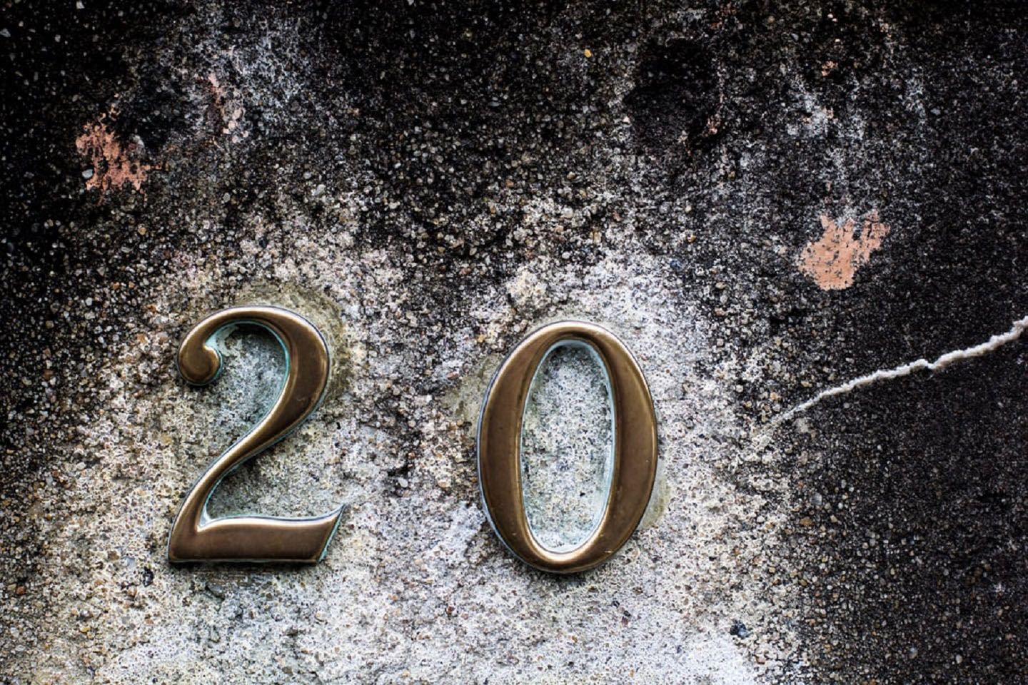 「20年未来計画表」をつくり、目標を意識に刷り込みましょう。