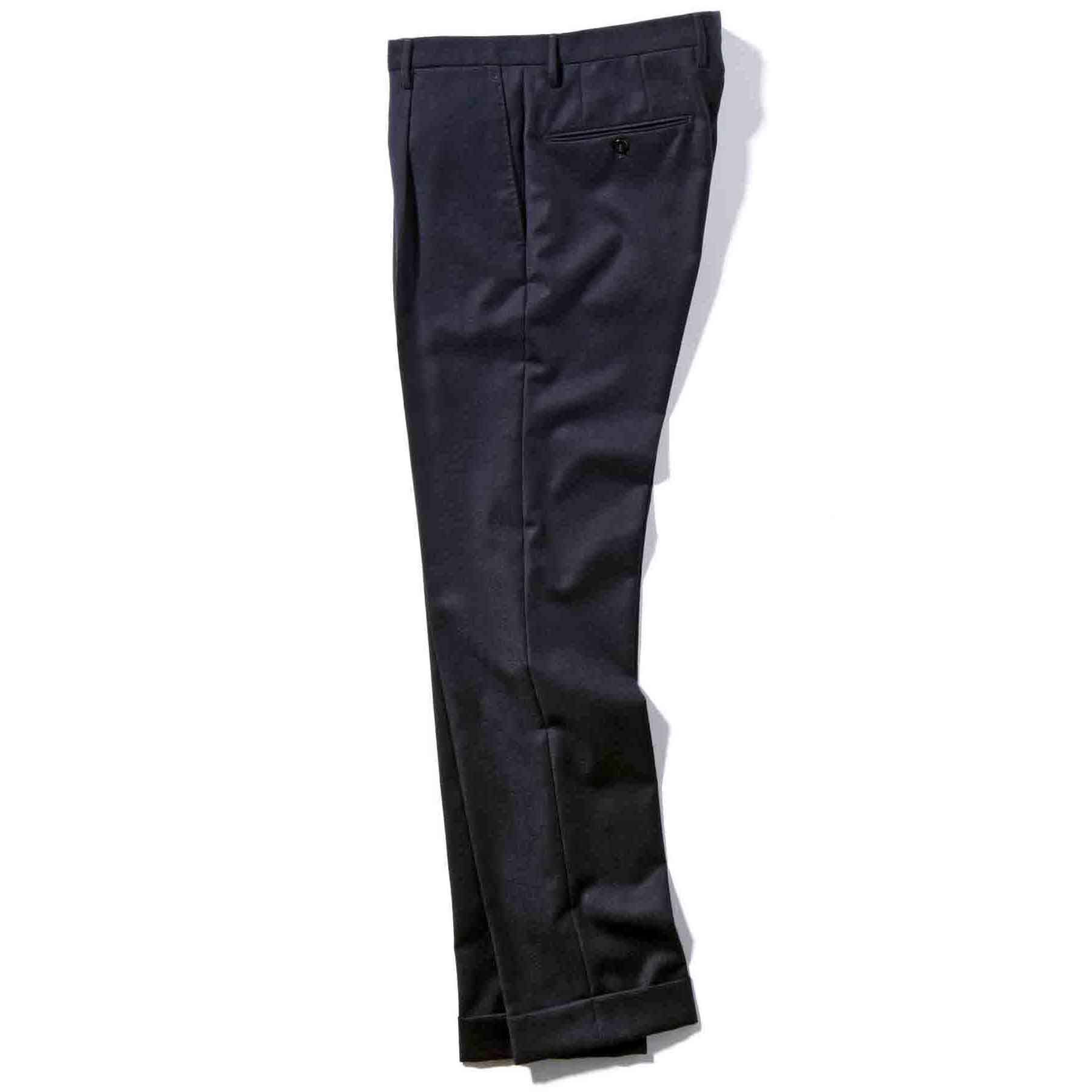 パンツ¥36,000(スローウエアジャパン〈インコテックス〉)