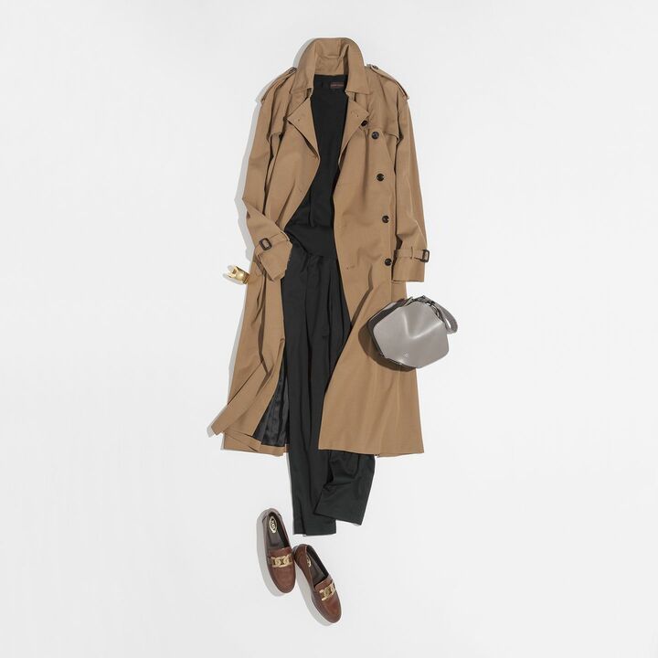 靴 ［ソール0.5cm］¥90,000（トッズ・ジャパン）　コート¥68,000（ゲストリスト〈アッパーハイツ〉）　ニット¥64,000（yoshie inaba）　パンツ¥62,000（アオイ〈ファビアナフィリッピ〉）バングル¥148,000（ホアキン・ベラオ） バッグ¥67,000（三喜商事〈アフラ〉）