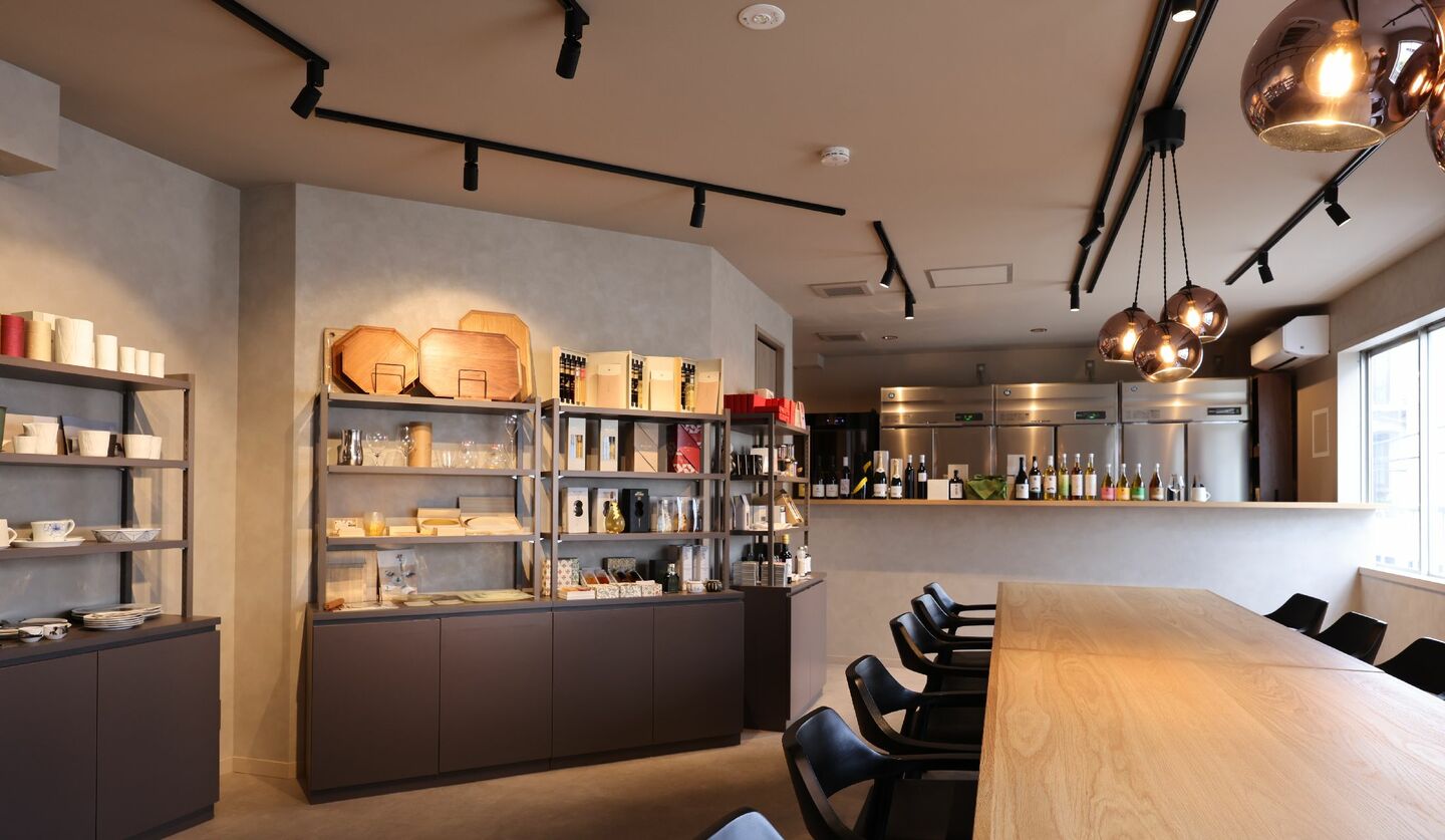 「フト ギフトショップ アンド カフェ メジロ」の店内