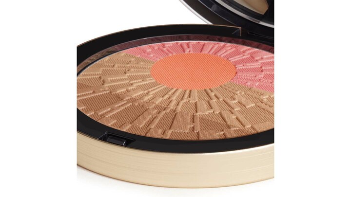 「エルメス ビューティ」の「ソレイユ ドゥ エルメス プードル ボン ミン レヨナント」