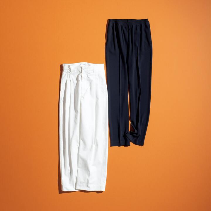 写真右のパンツ¥23,000、写真左のパンツ¥33,000(ロエフ 六本木店)