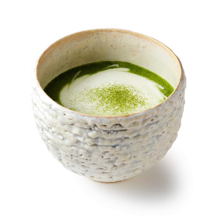 「有機抹茶豆乳ラテ」¥470(税込)、アイスもあり。