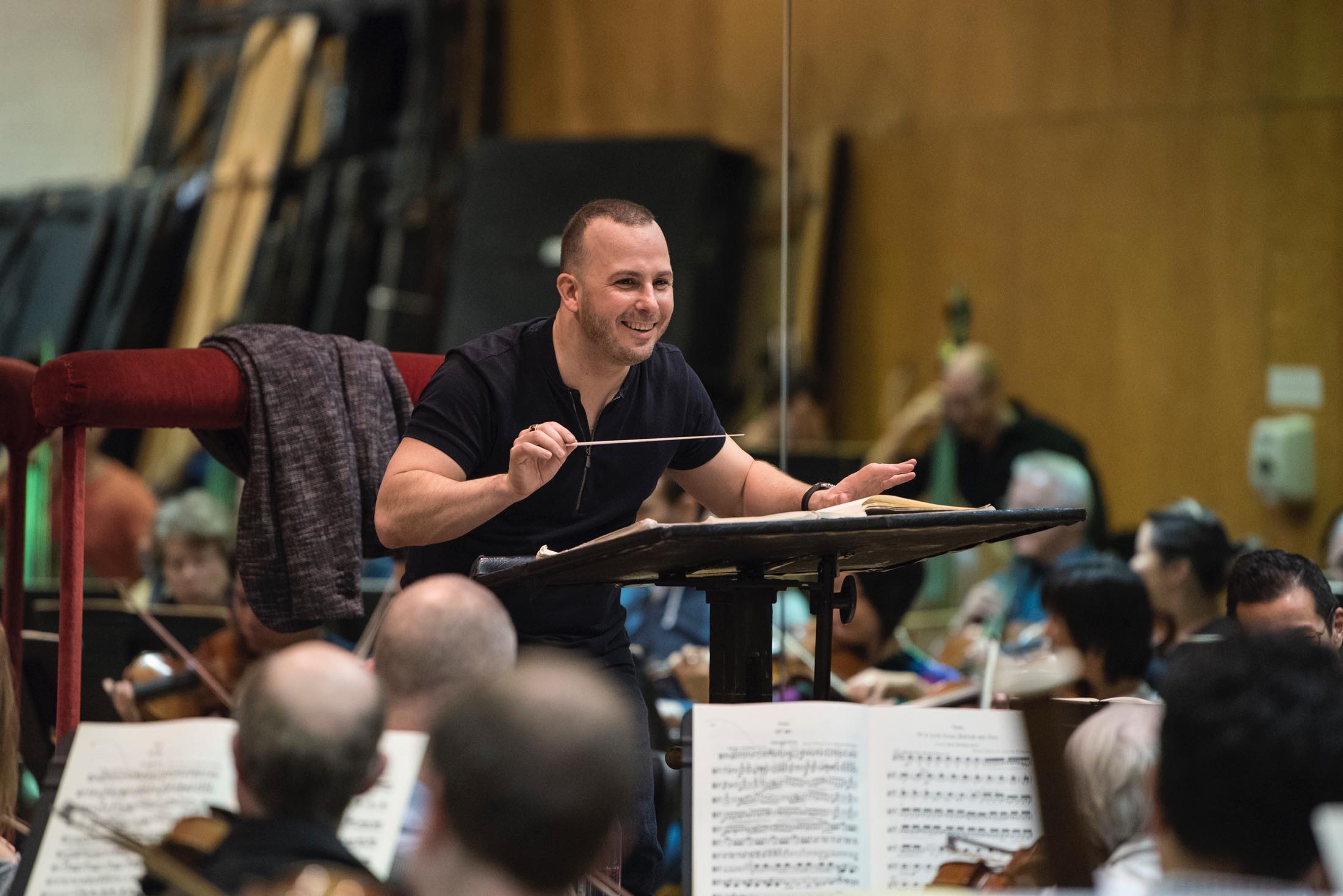 指揮台に立つネゼ=セガン氏 ©️Jonathan Tichler/Metropolitan Opera