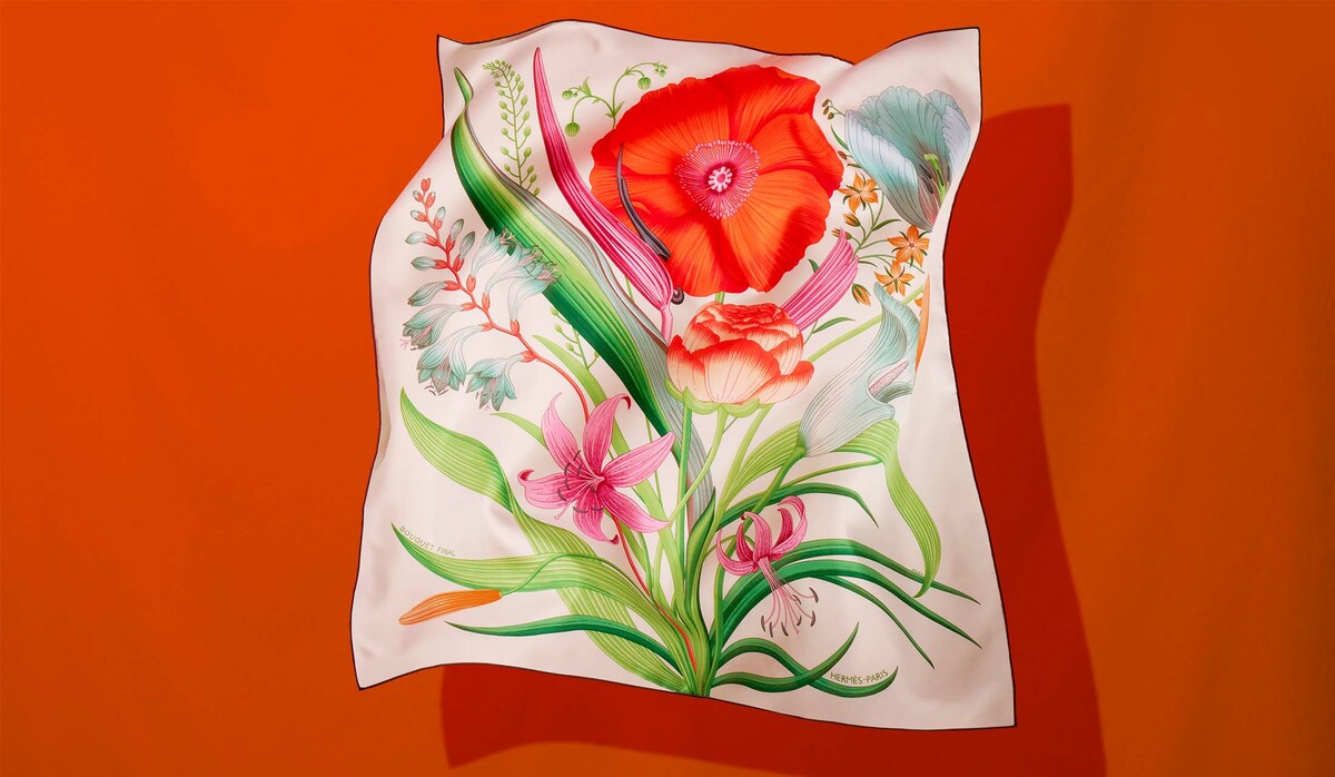 【美品】HERMES カレ90 プロヴァンスの花刺繍 Hermès エルメス カレ90 《 プロヴァンスの花刺繍 》 エルメス