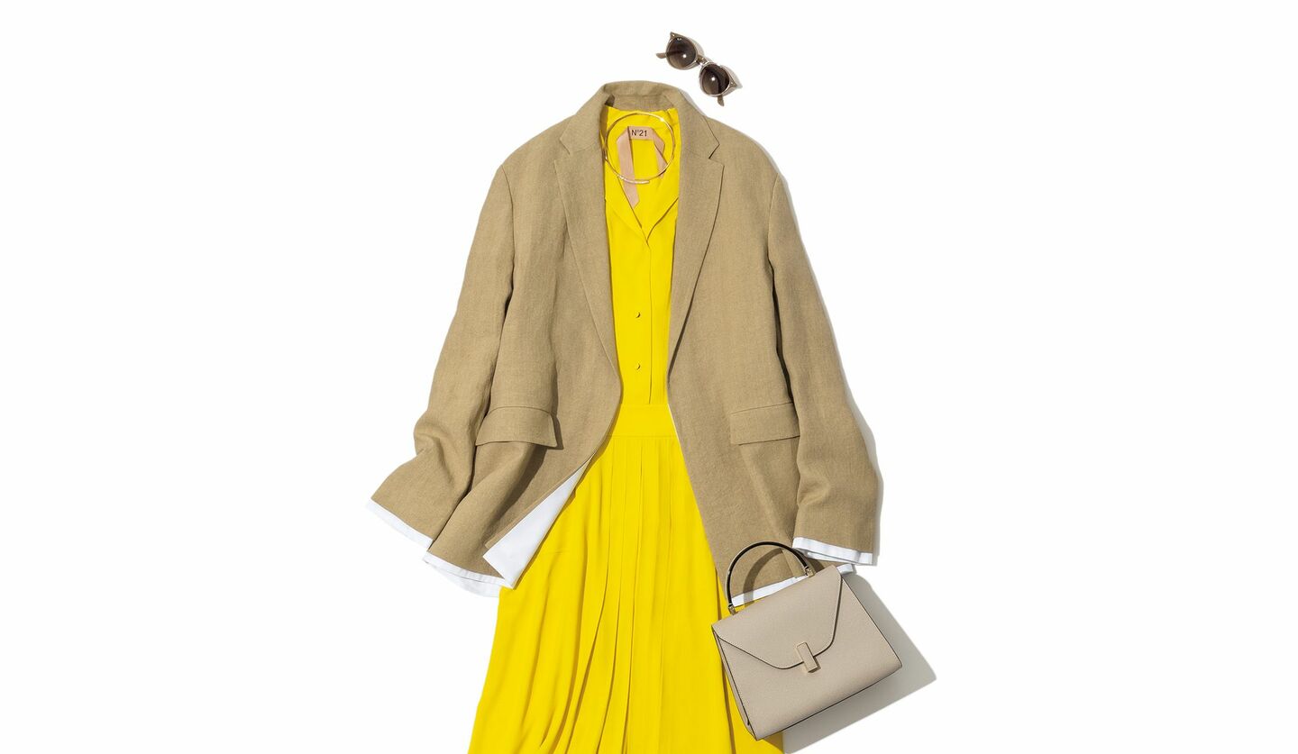 「ヌメロ ヴェントゥーノ」のジャケットとワンピースのコーディネート