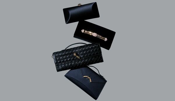 「ブルガリ」「ボッテガ・ヴェネタ」など…華やかなシーンを彩る『横長クラッチバッグ』4選|最旬デザインが印象美を約束