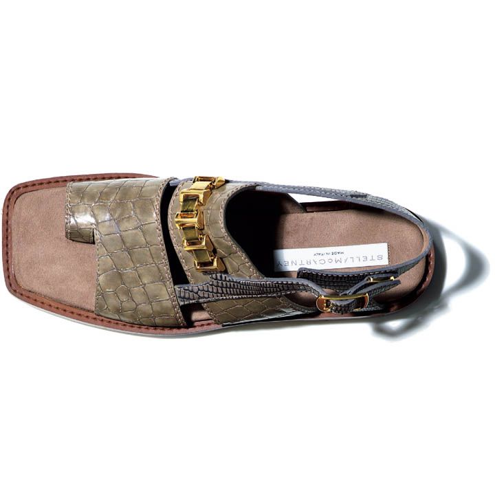 靴［ヒール2cm］￥116,000（ステラ マッカートニー ジャパン〈ステラマッカートニー〉）