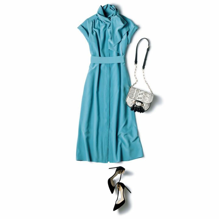 ワンピース￥160,000（オールウェイズ〈MIKAKO NAKAMURA〉）、バッグ￥343,000（トッズ・ジャパン）、靴￥97,000（ブルーベル・ジャパン〈フランチェスコ ルッソ〉）　［Precious2019年5月号151ページ］