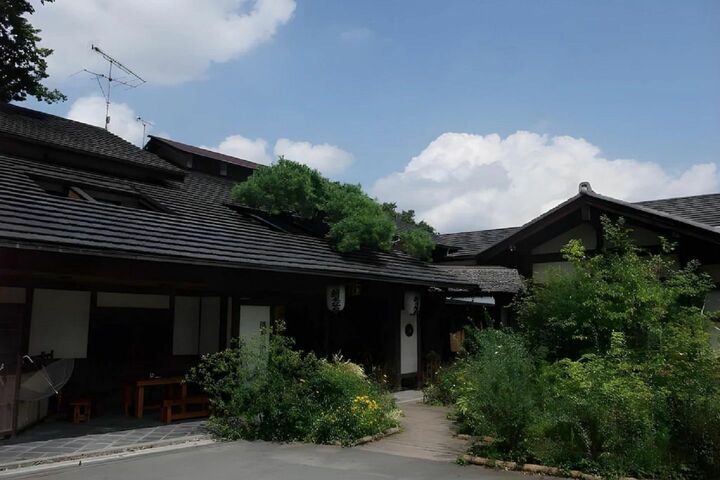 新木鉱泉の外観