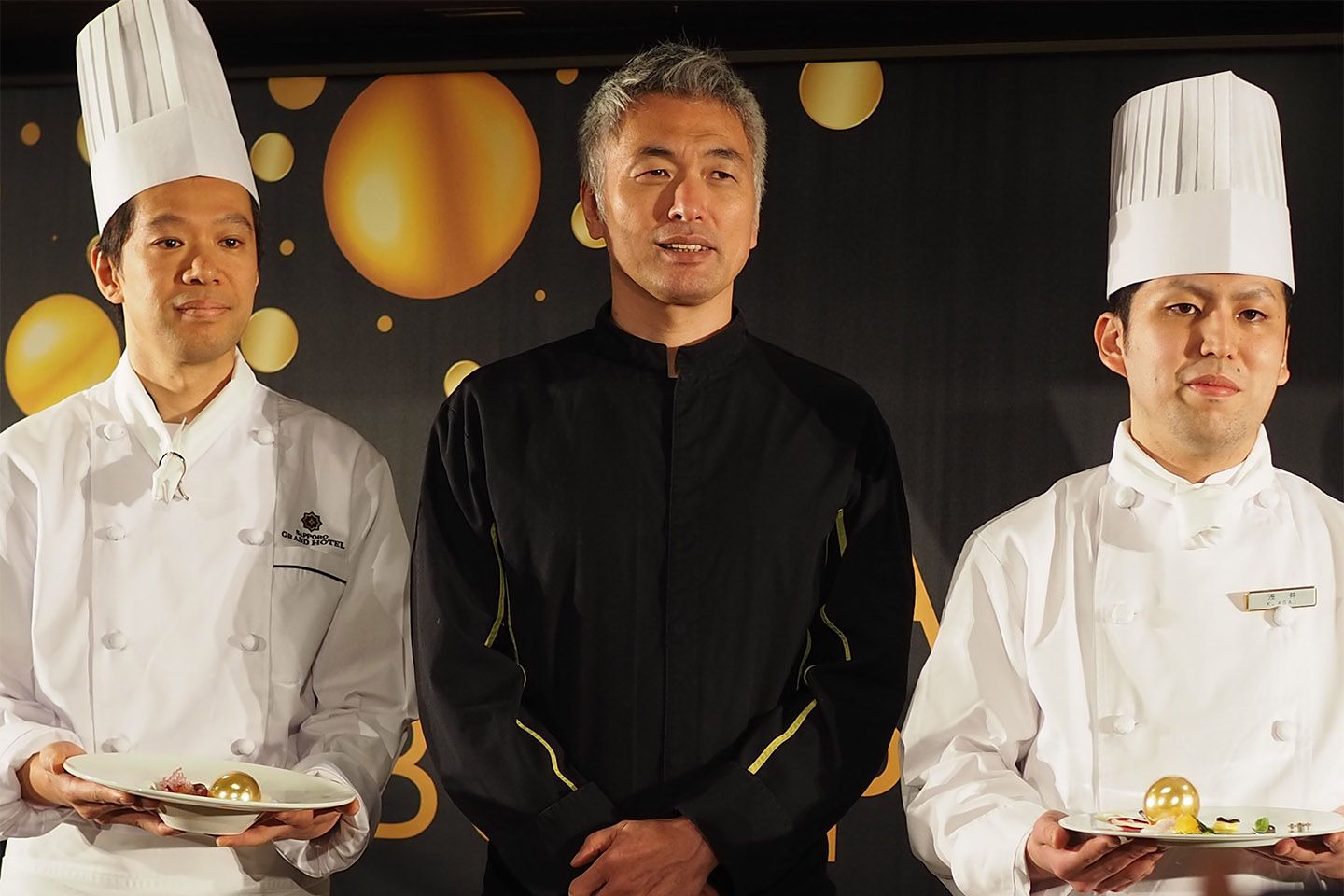 札幌グランドホテル、札幌パークホテルのパティシエと成田さん。