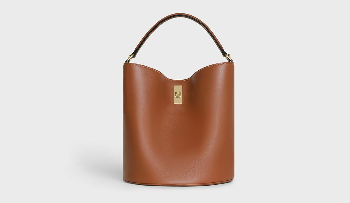 新お仕事バッグ！セリーヌのアイコンバッグ「16（セーズ）に、端整な