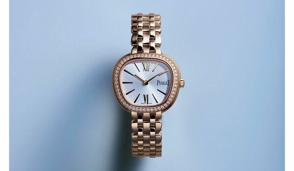 「ピアジェ」ピンクゴールドの光沢が気品を添え、手元で軽やかなリズムを刻むジュエリーウォッチ『シックスティ』