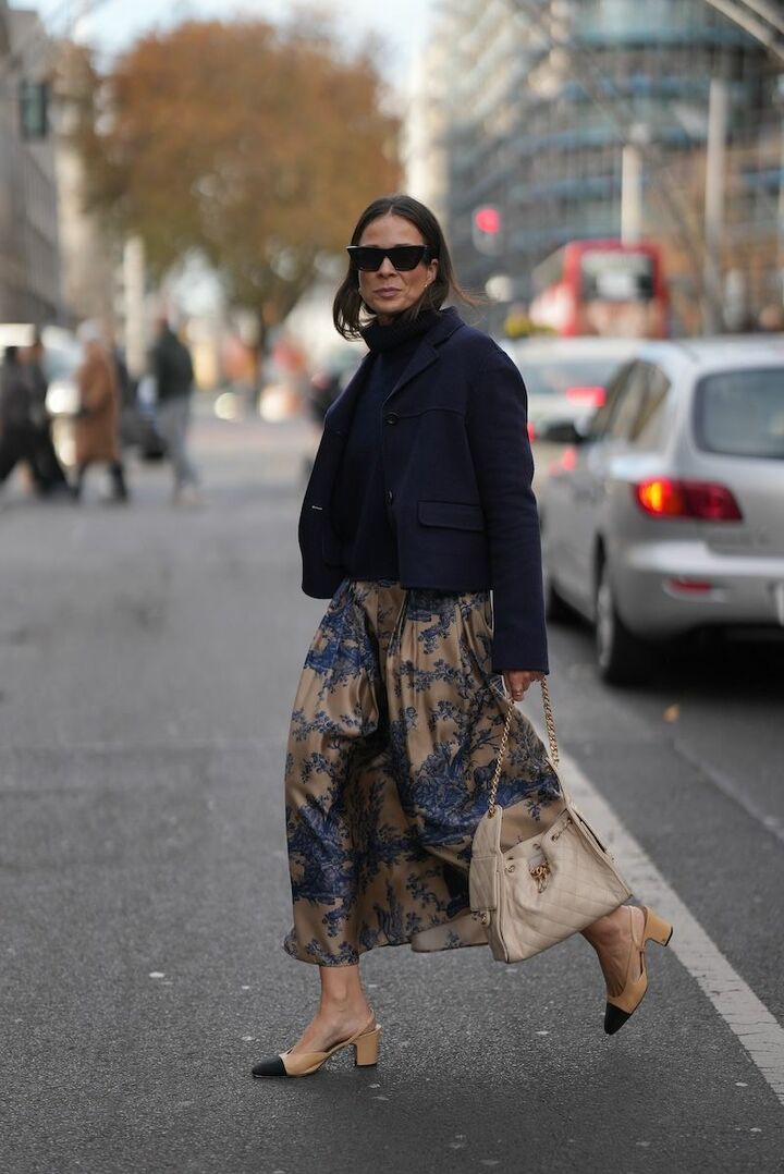 ファッションニュース_1,セレブ_1,スカート_1,ジャケット_1,大人コーデ_1,秋コーデ_1