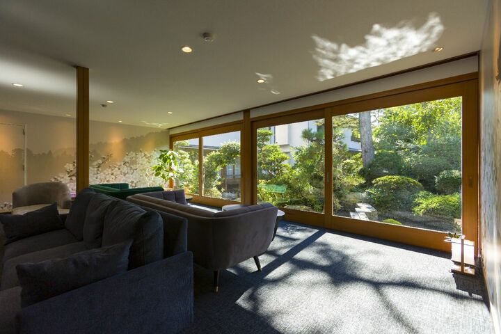 ロビーラウンジ