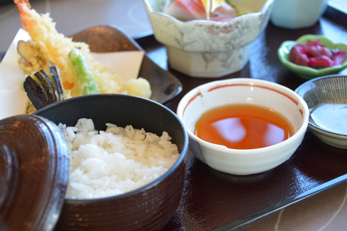 ご飯とおかずは交互に食べるのが正解