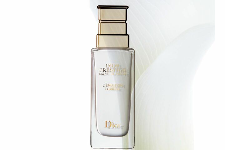 パルファン・クリスチャン・ディオール プレステージ ホワイト リンクル エマルジョン 50ml ￥39,600［医薬部外品］