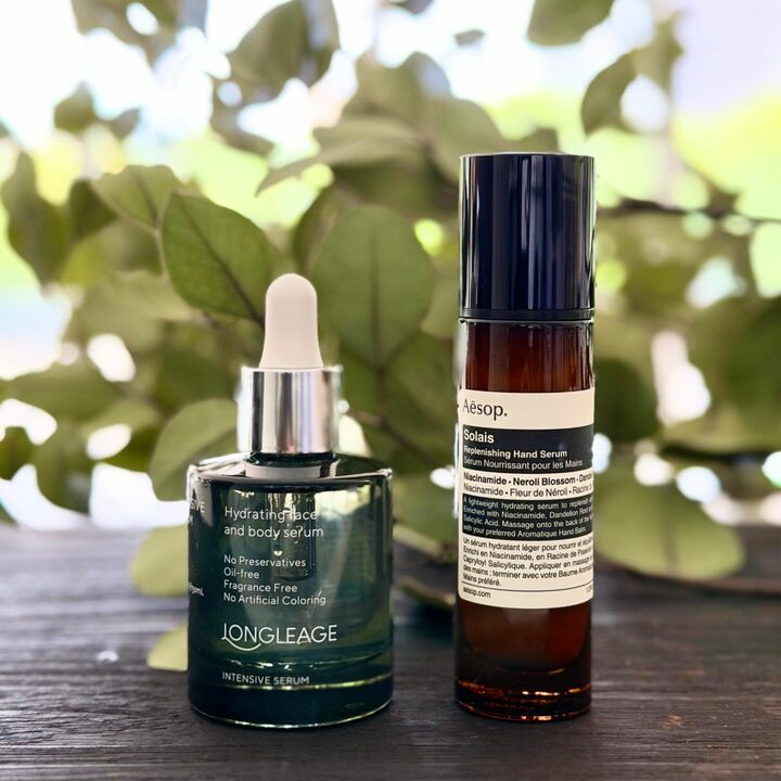 左／ロングルアージュ インテンシブ セラム 50ml ￥13,200　右／イソップ ソラス リプレニッシング ハイドレーション ハンド セラム 30ml ￥5,500