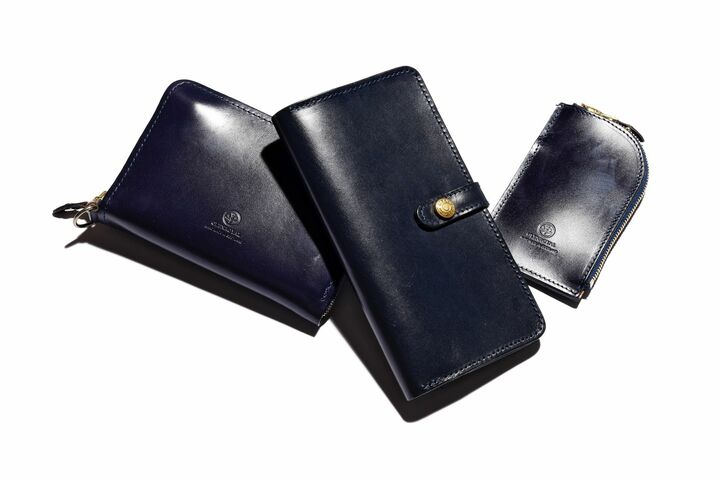 ［サイズ：縦10×横15cm］財布￥47,300・［縦18×横9.5×マチ2.5cm］長財布￥50,600・［サイズ：縦12×横7cm］キーケース￥13,200（ブリティッシュメイド 青山本店〈グレンロイヤル〉）