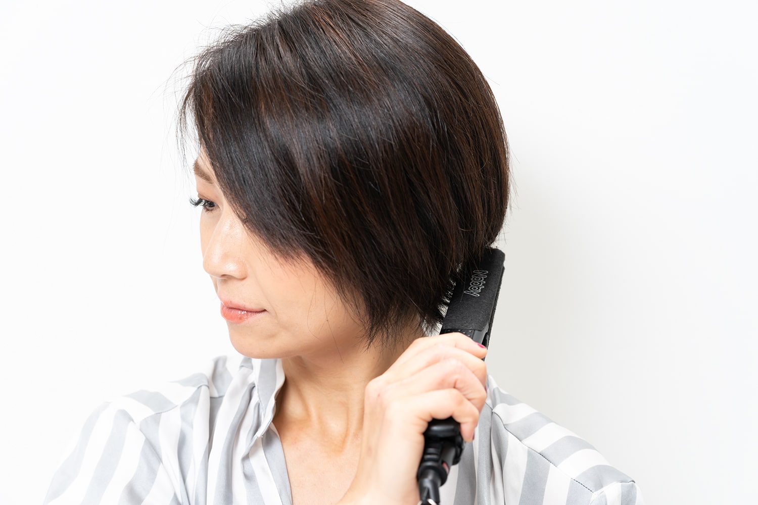 左右と後ろの3箇所をハネさせるとバランスが良くなる。