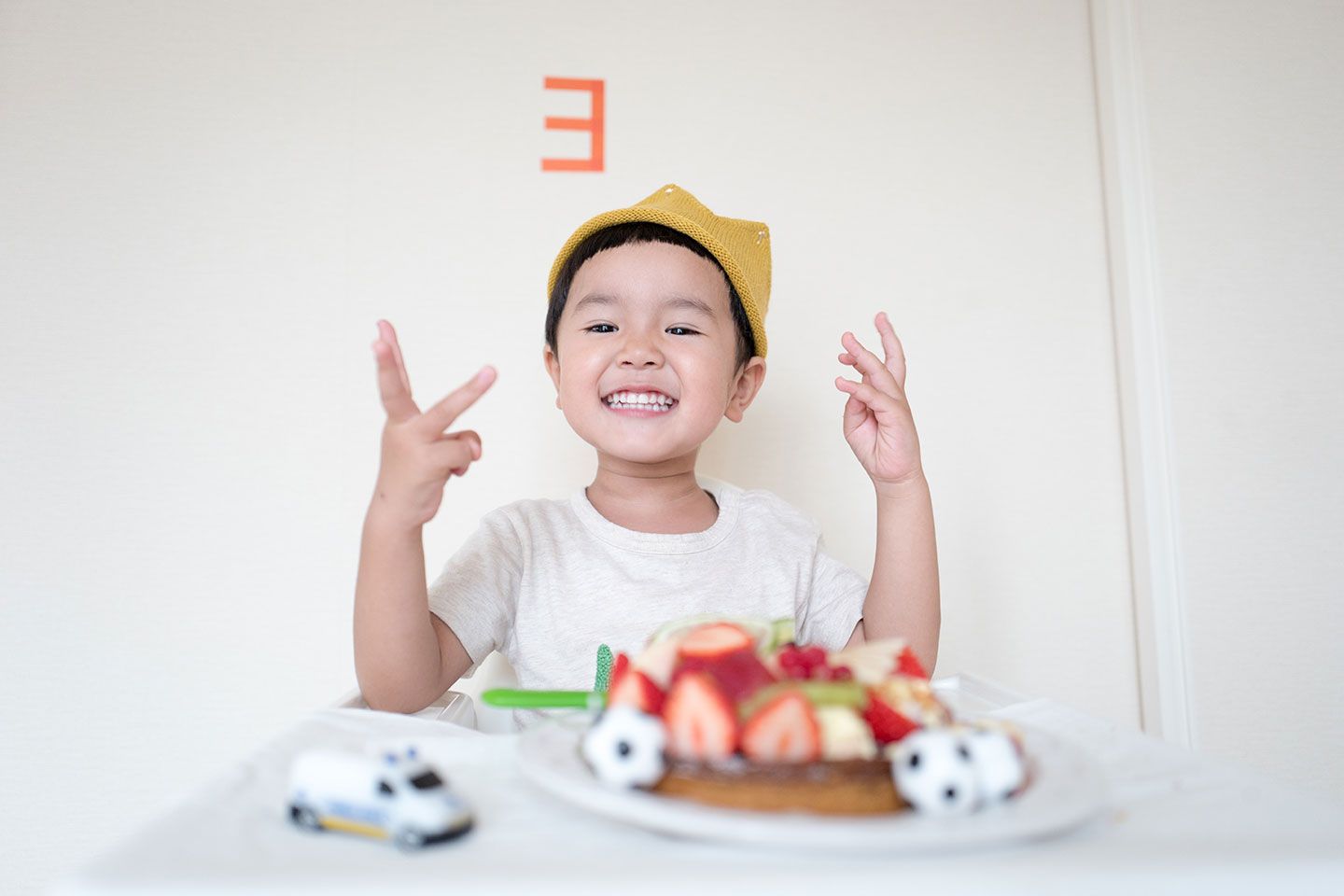 子どもの顔にスタンプする人も増えたけど… ※画像はイメージです