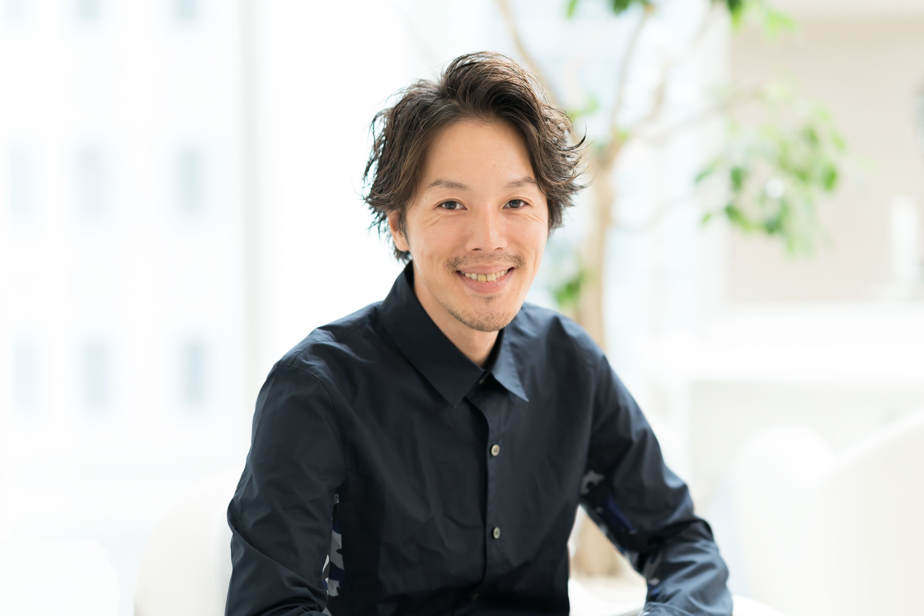 raffine副店長 湯浅星悟さん。「休日ともなれば必ず釣りへ。たとえ深夜2時に帰宅しても、釣りのためなら朝4時起きでも耐えられます」