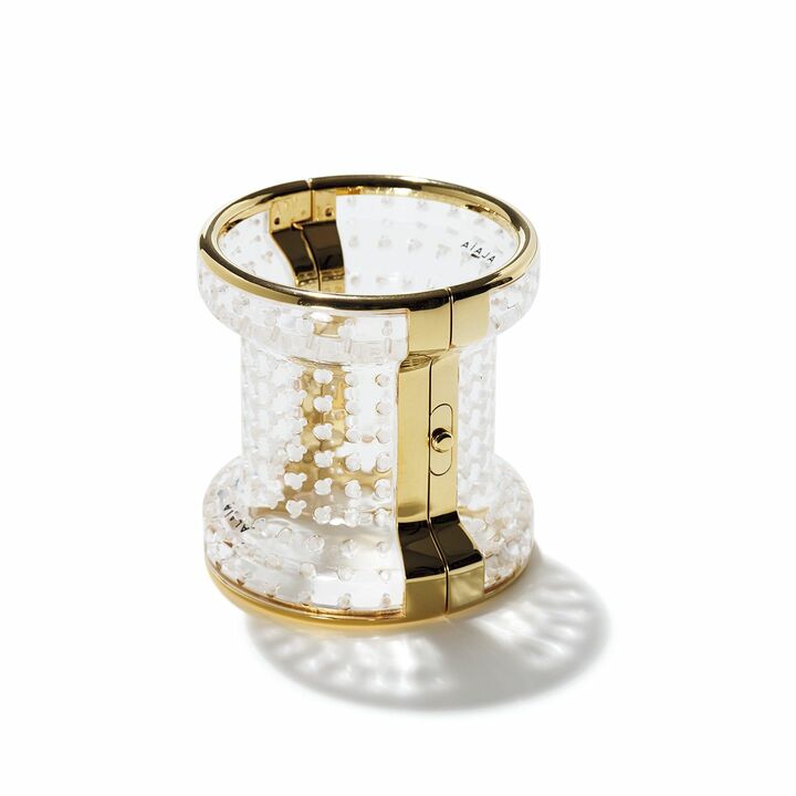 バングル¥107,800(リシュモン ジャパン〈アライア〉)