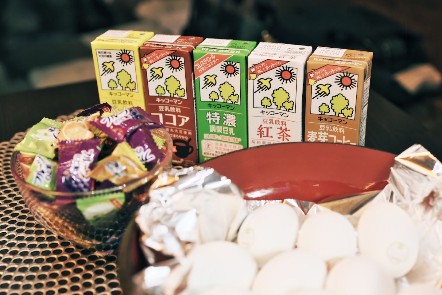 豆乳は好みのものを1本、ゆで卵は3つもくれる