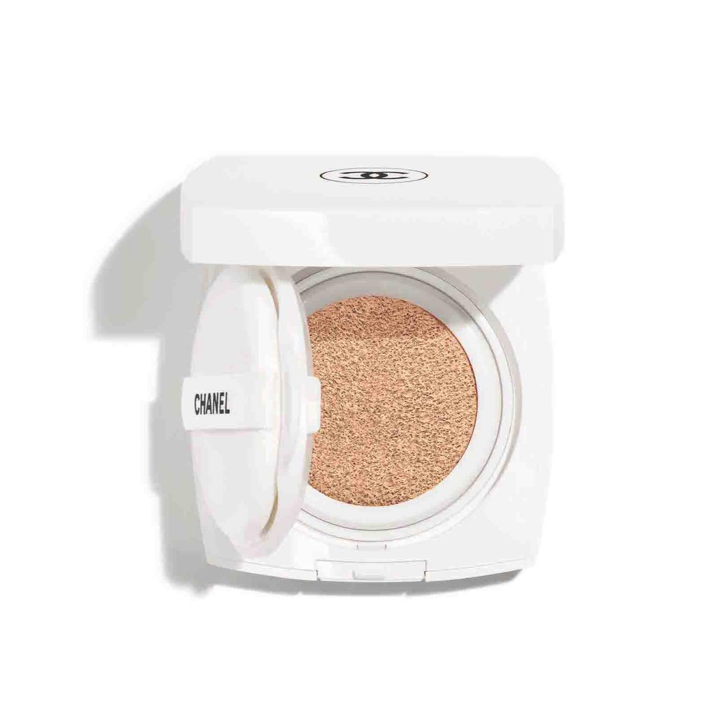 ©CHANEL
シャネル ル ブラン クッション SPF 30・PA+++ 全10色 ¥7,500