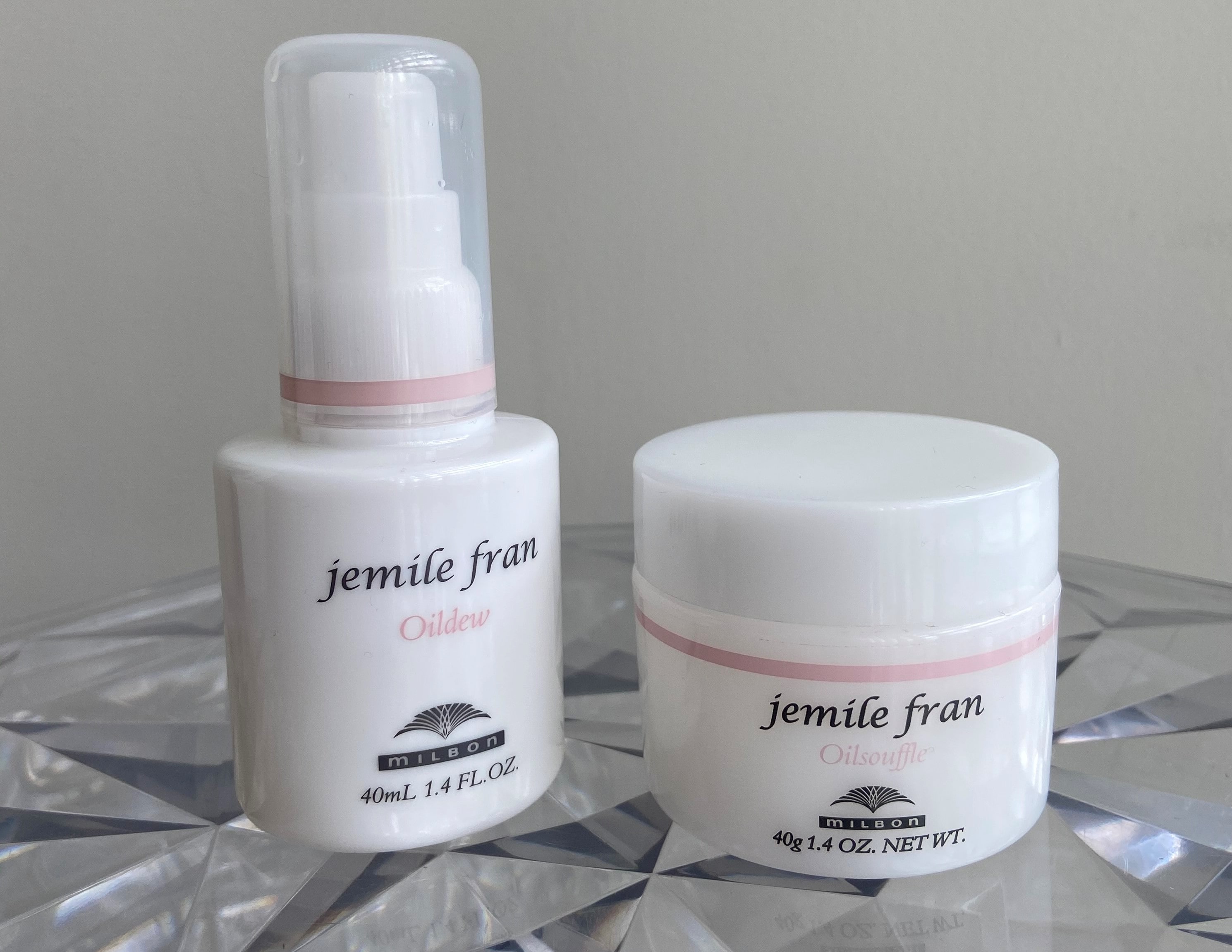 中村さんのお気に入りがこの2品。左から/ジェミールフラン・オイルデュウ 40mL、ジェミールフラン・オイルスフレ 40g 各¥2,000(ともにミルボン)