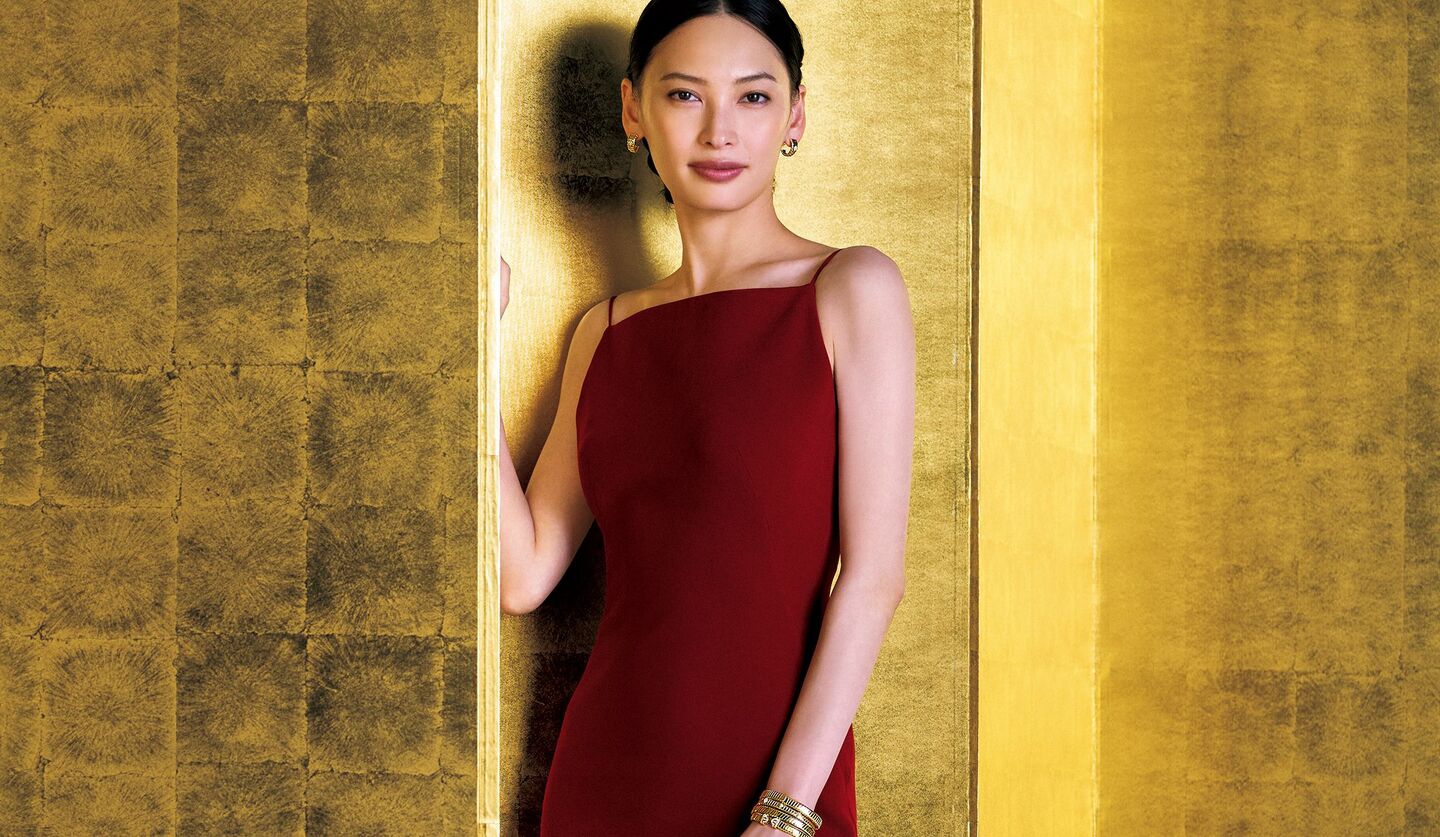 ジバンシィのドレスを着用した大政絢さん