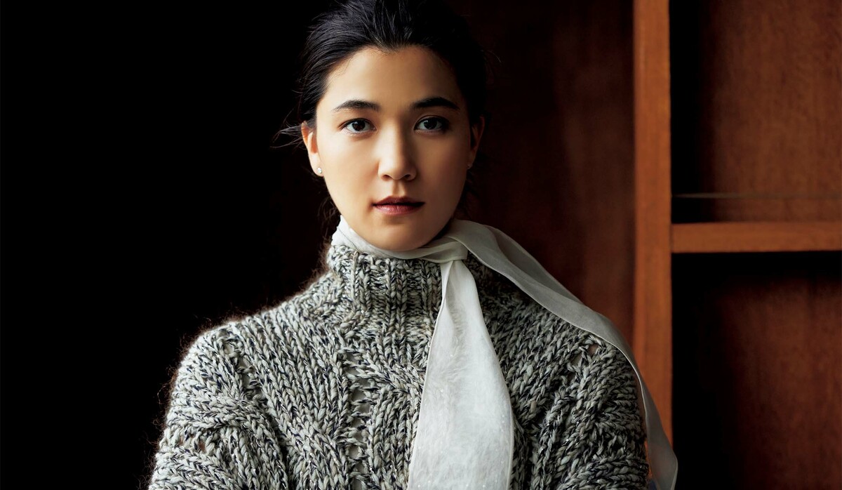 ブルネロクチネリ カシミアシルク混ミンクファーオブジェ【美品】 秋風が頬をなでたら…カシミアモヘアにスパンコールが煌めく「ブルネロ