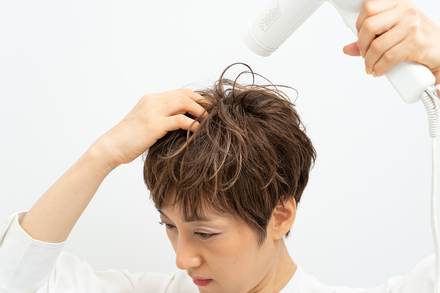 根元から髪の毛を起こす効果が。