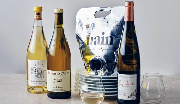 【美酒美食に詳しい４名が選ぶ、集う日の「白ワイン」】しみじみ語るときには気どらず飲める一本を